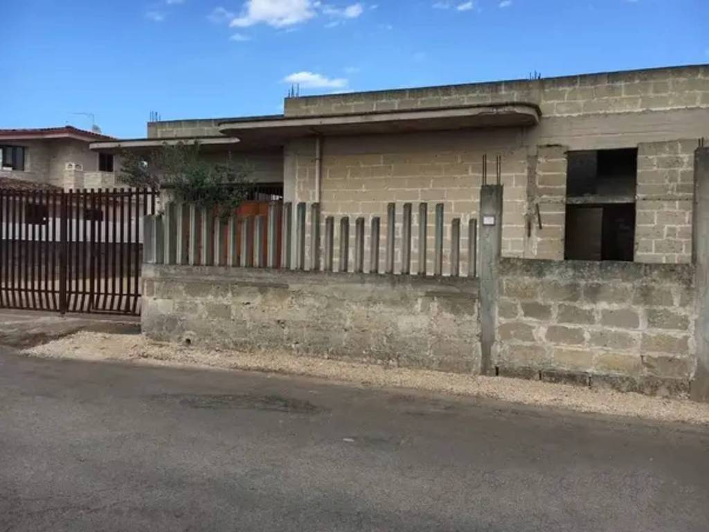 casa indipendente in vendita a Sava