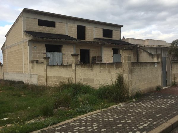 casa indipendente in vendita a Sava