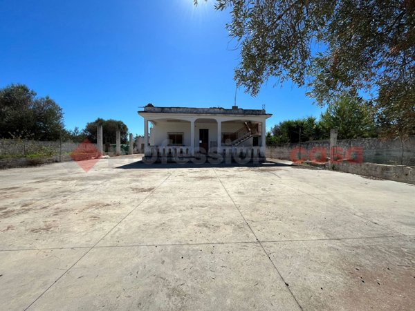 casa indipendente in vendita a Sava