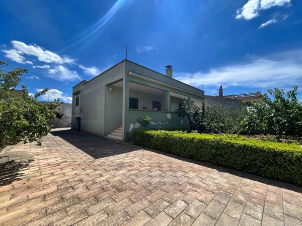 casa indipendente in vendita a Sava