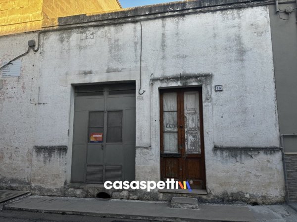 casa indipendente in vendita a Sava