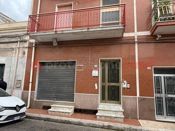 intera palazzina in vendita a Sava