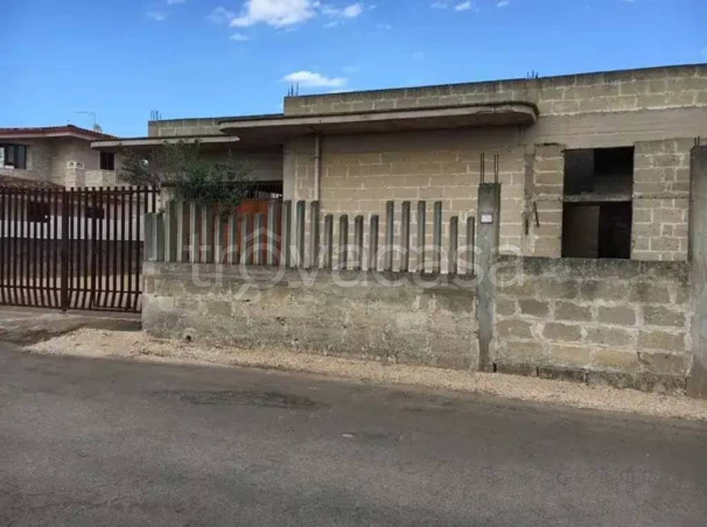 casa indipendente in vendita a Sava