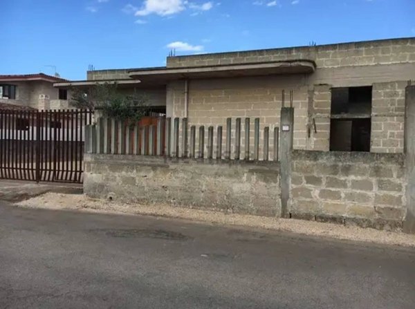 casa indipendente in vendita a Sava