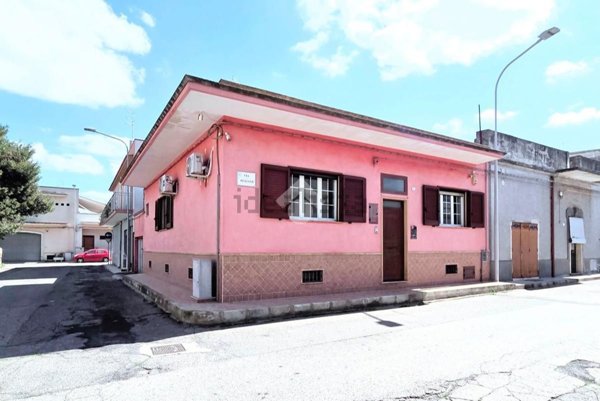 casa indipendente in vendita a Sava