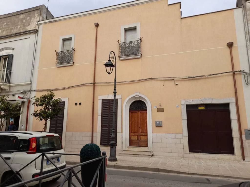 esavano in vendita a Sava