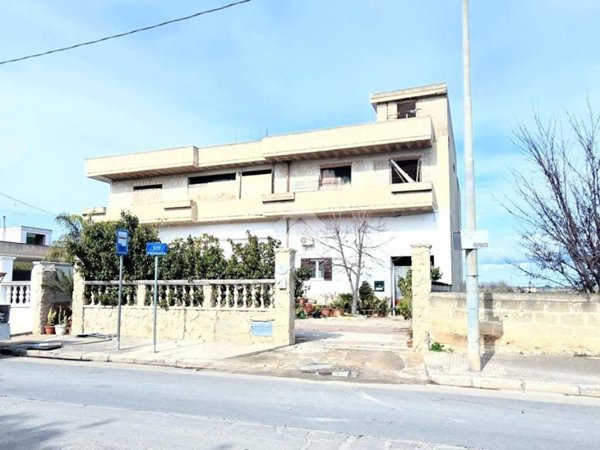 casa indipendente in vendita a Sava