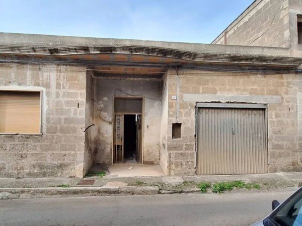 casa indipendente in vendita a Sava
