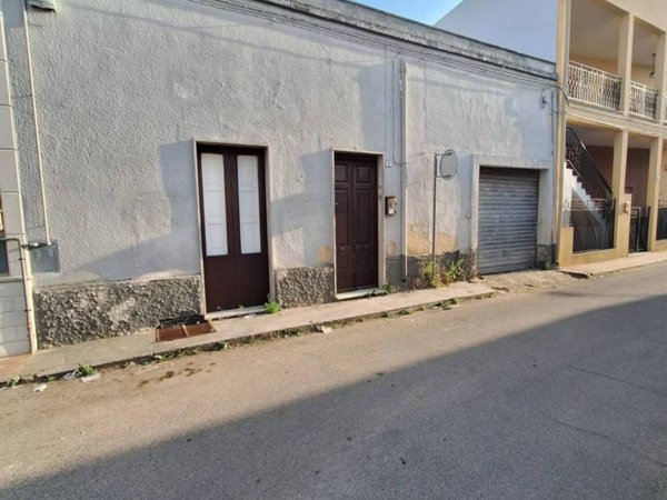 casa indipendente in vendita a Sava