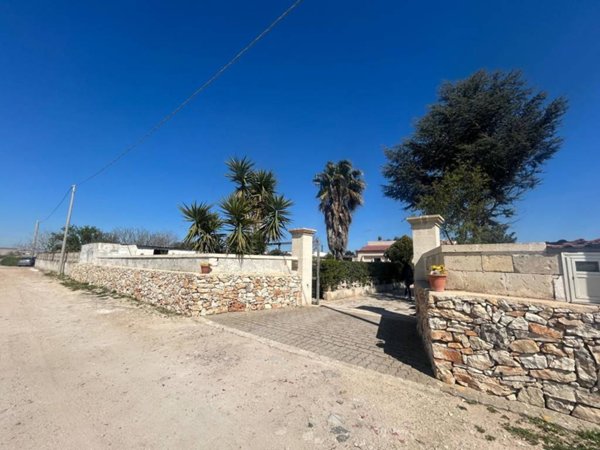 casa indipendente in vendita a Sava
