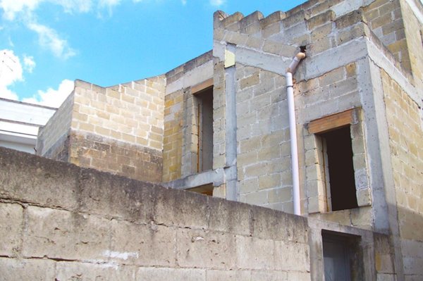 casa indipendente in vendita a Sava