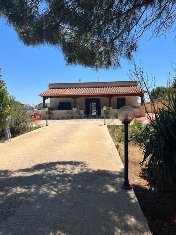 casa indipendente in vendita a Sava