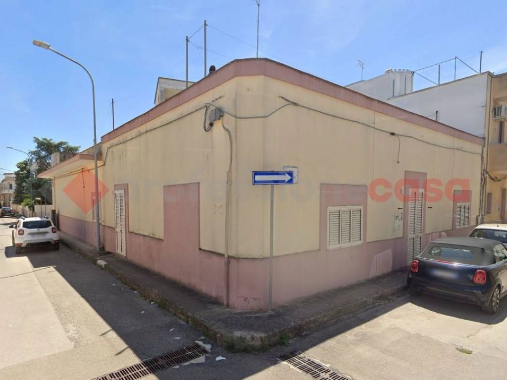 casa indipendente in vendita a Sava