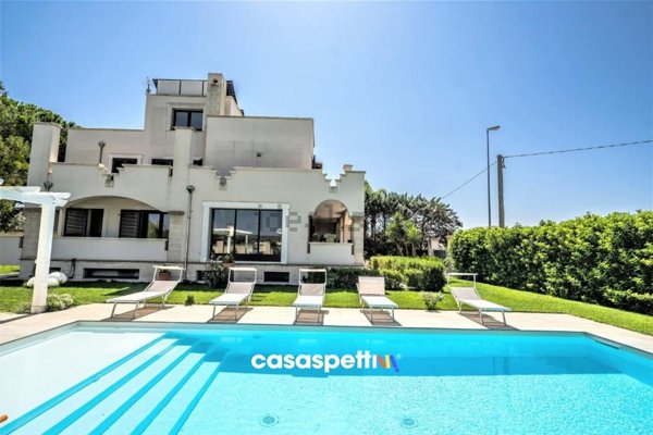 casa indipendente in vendita a Sava