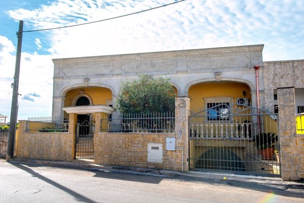 casa indipendente in vendita a Sava