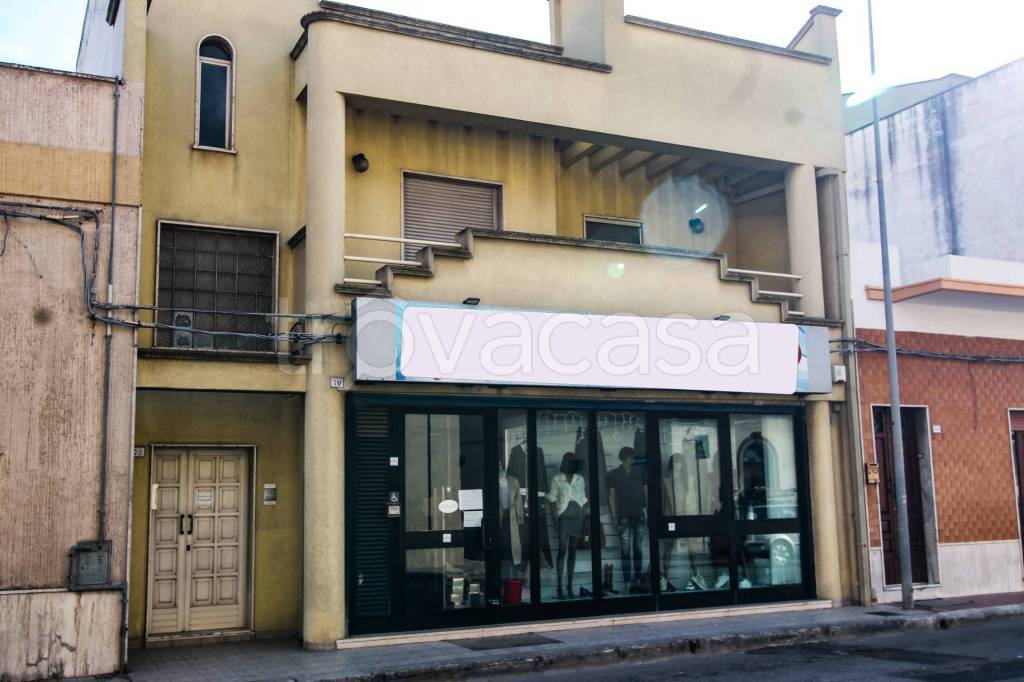 negozio in vendita a Sava