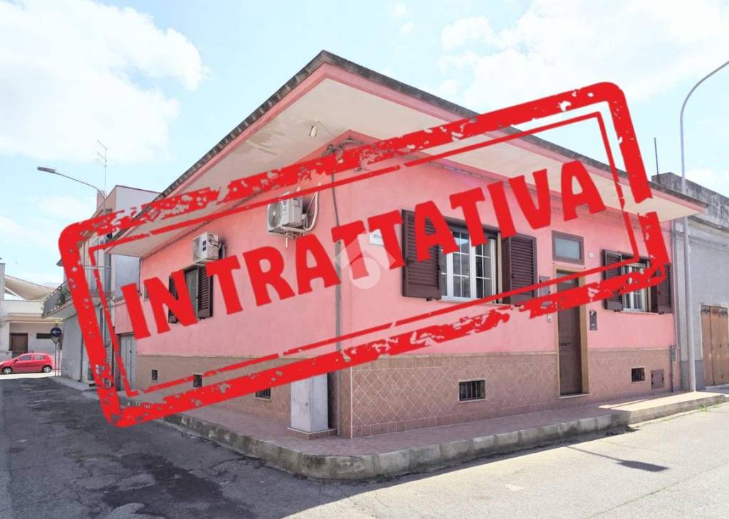 casa indipendente in vendita a Sava