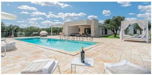 casa indipendente in vendita a Sava