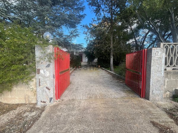 casa indipendente in vendita a Sava