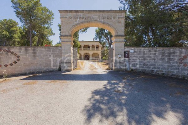 negozio in vendita a Sava