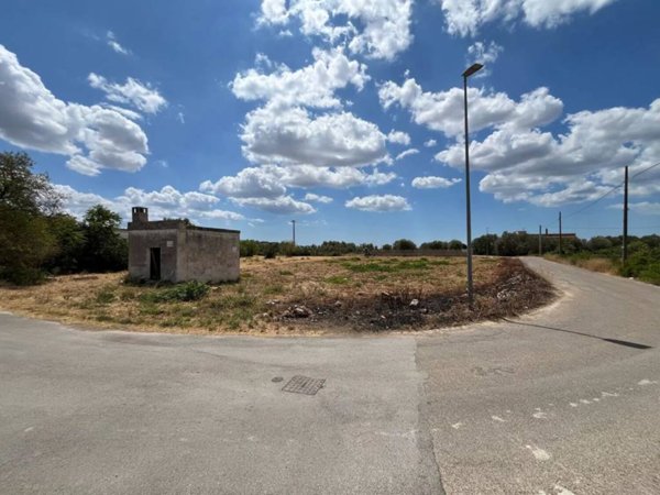 terreno edificabile in vendita a Sava