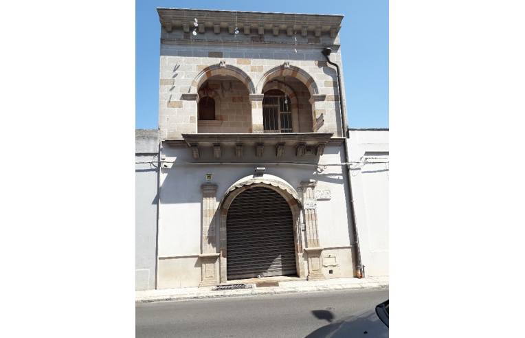 negozio in vendita a Sava