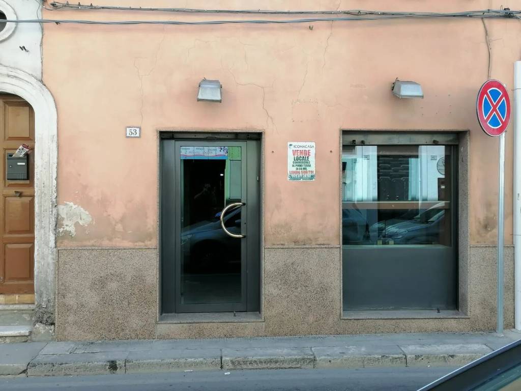 negozio in vendita a Sava