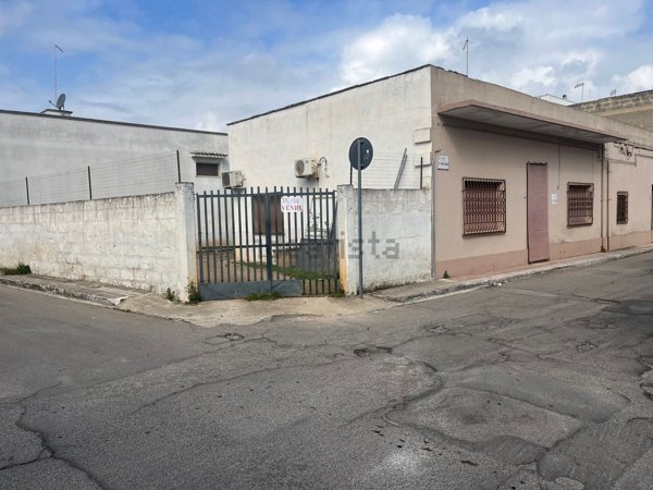 casa indipendente in vendita a Sava