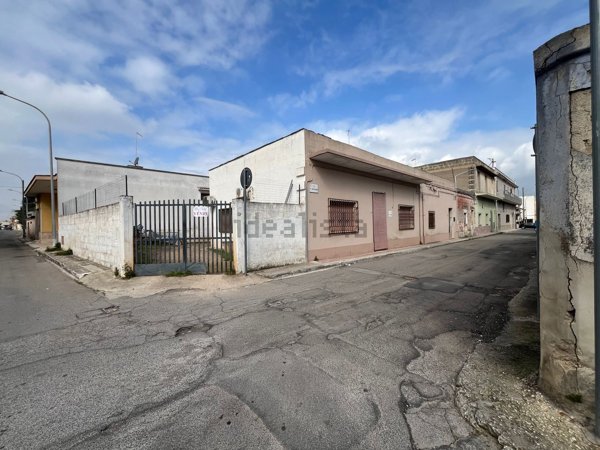 casa indipendente in vendita a Sava