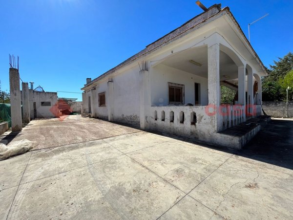 casa indipendente in vendita a Sava