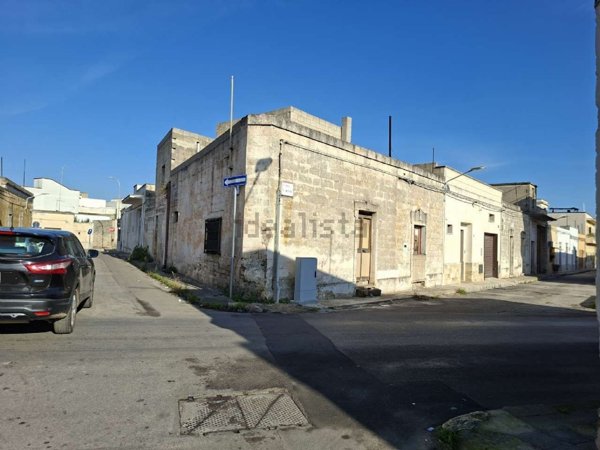 casa indipendente in vendita a Sava