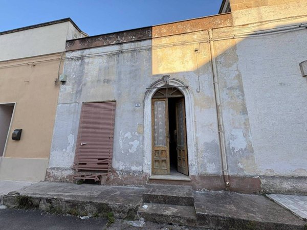 casa indipendente in vendita a Sava