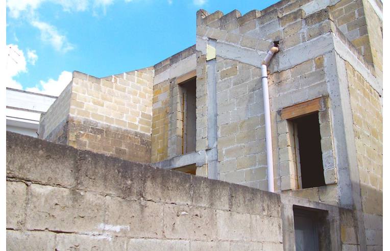 casa indipendente in vendita a Sava