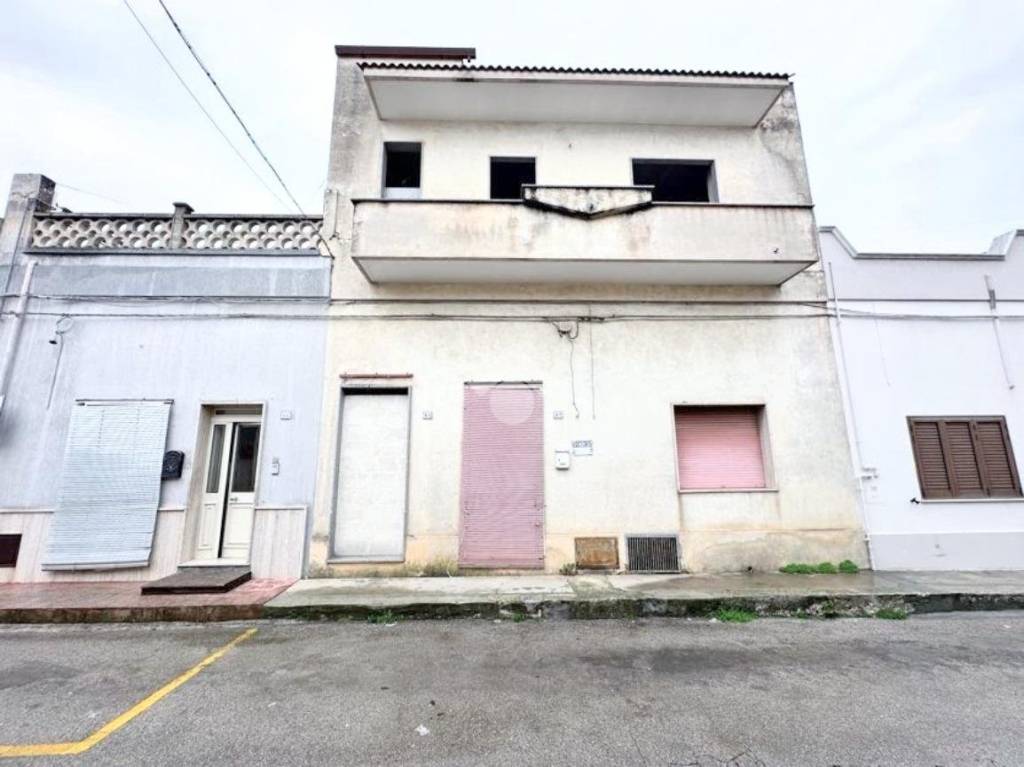 casa indipendente in vendita a Sava