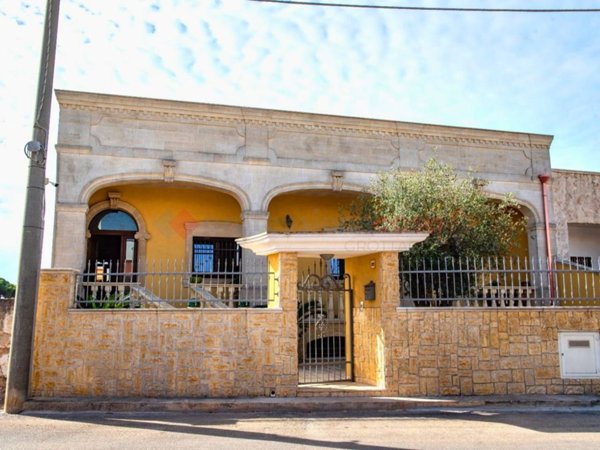 casa indipendente in vendita a Sava