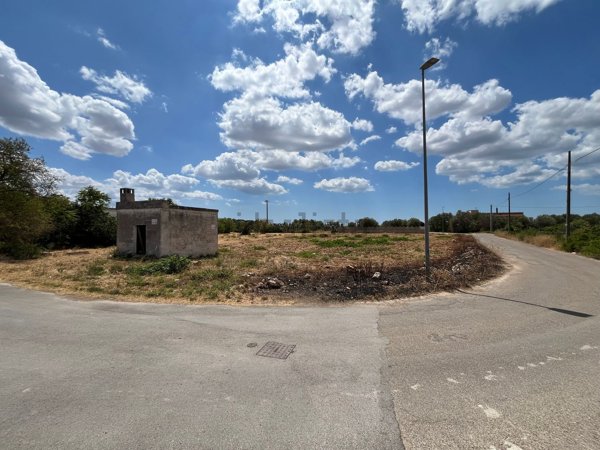 terreno in vendita a Sava