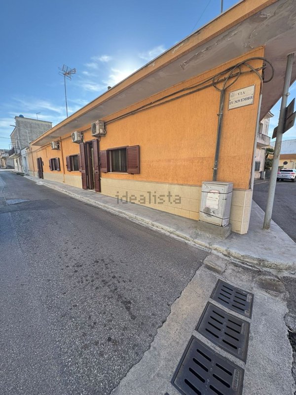 casa indipendente in vendita a Sava