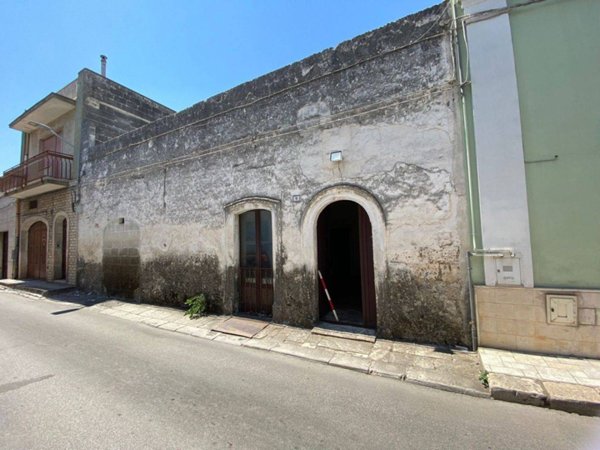 casa indipendente in vendita a Sava