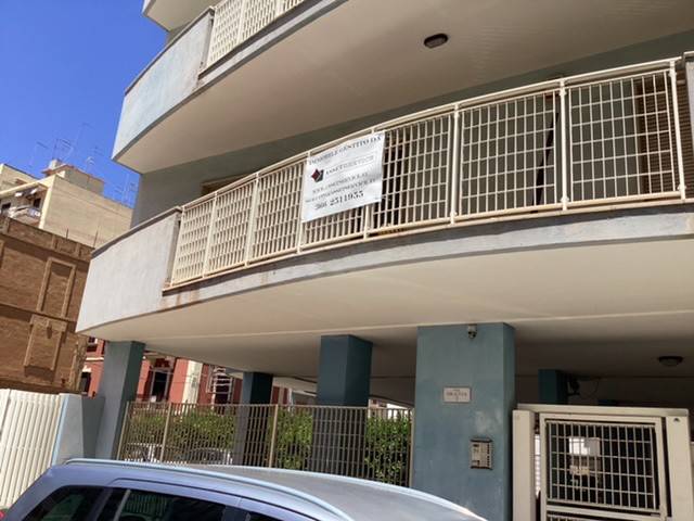 ufficio in vendita a Taranto in zona Tre Carrare-Battisti
