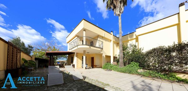casa indipendente in vendita a Taranto in zona Lama