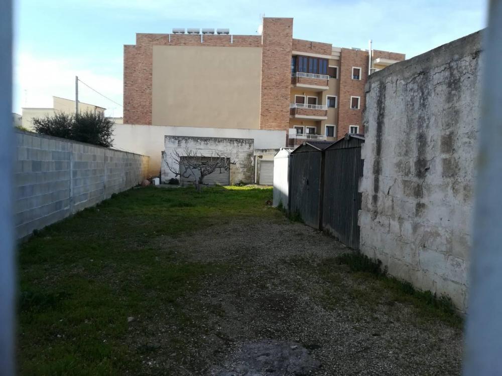 terreno edificabile in vendita a Taranto in zona Talsano