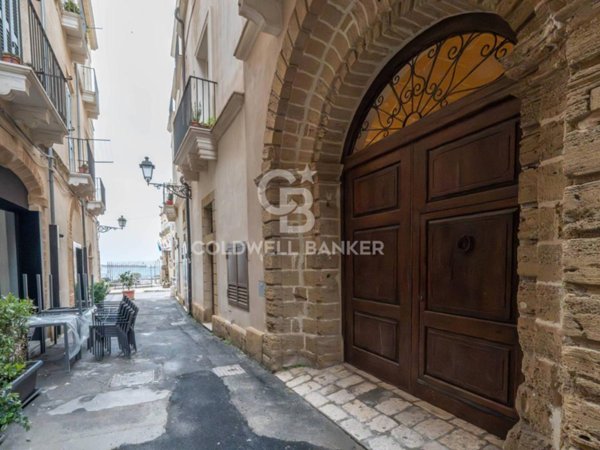 appartamento in vendita a Taranto in zona Borgo Antico