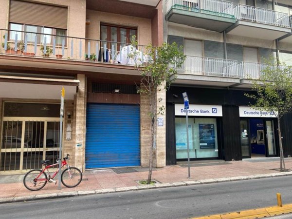 locale commerciale in vendita a Taranto in zona Borgo