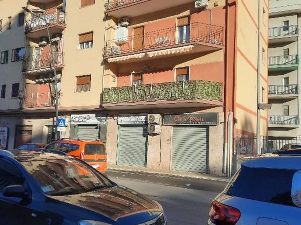 locale commerciale in vendita a Taranto in zona Solito-Corvisea