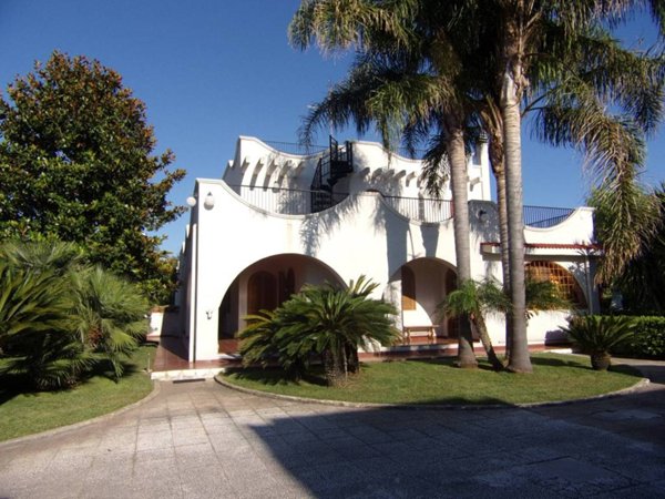 casa indipendente in vendita a Taranto in zona Solito-Corvisea