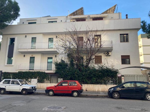 casa indipendente in vendita a Taranto in zona Tre Carrare-Battisti