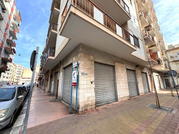 locale commerciale in vendita a Taranto in zona Borgo