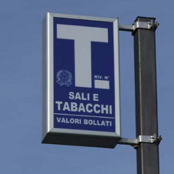 negozio in vendita a Taranto in zona Borgo
