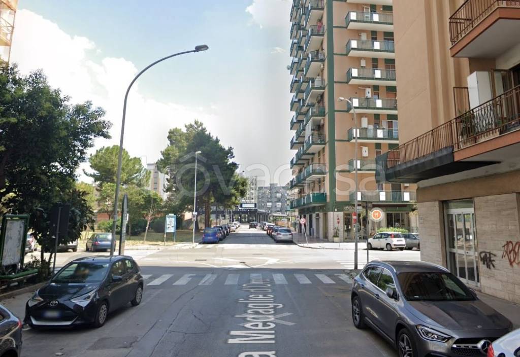 negozio in vendita a Taranto in zona Italia-Montegranaro