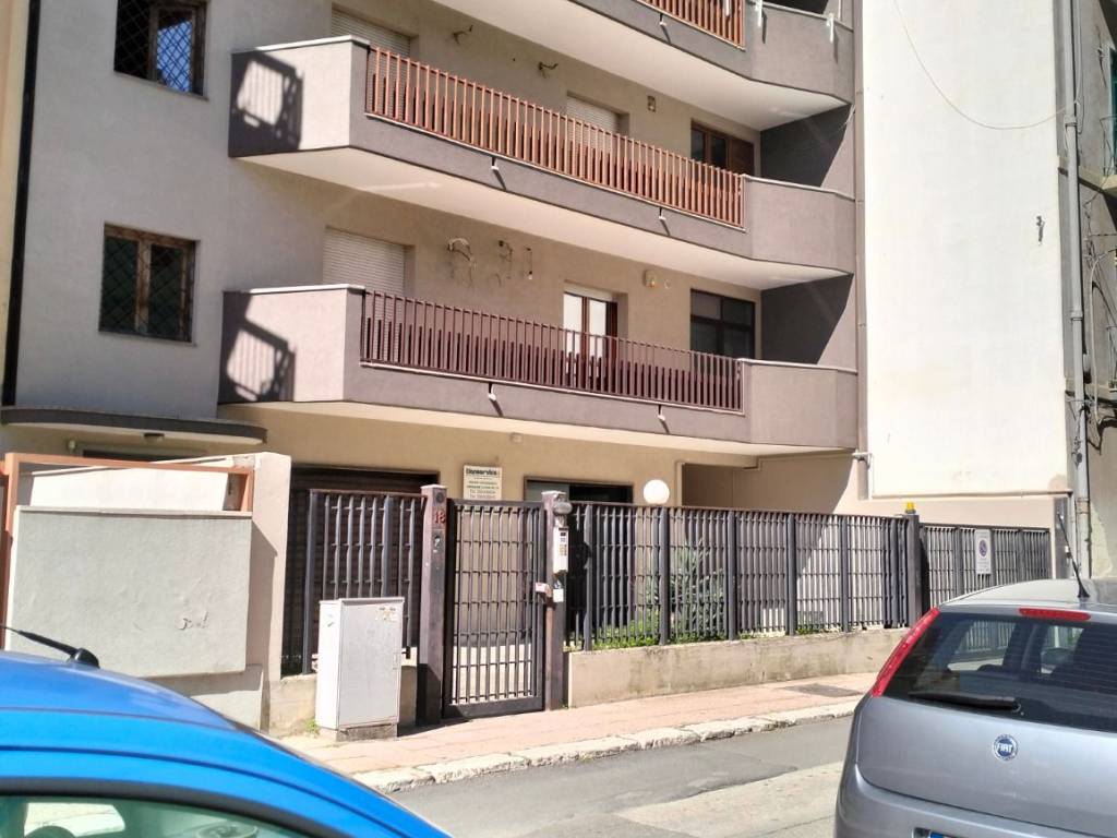 negozio in vendita a Taranto in zona Tre Carrare-Battisti